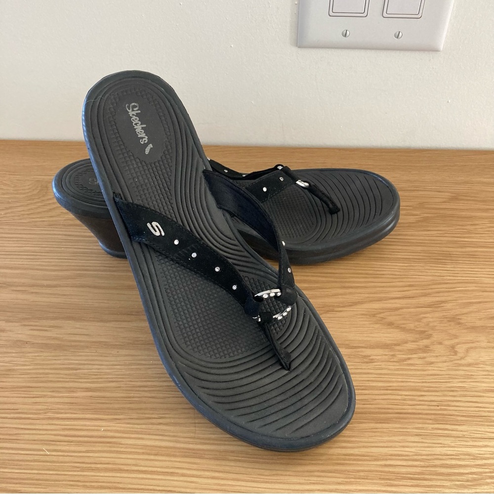 Sketchers Size 11 Black Thong Sandals